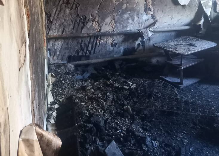 Житель Вольского района едва не сгорел на диване