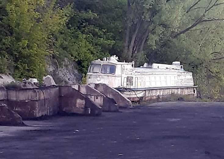 В Вольске муниципальный теплоход второй год стоит на берегу