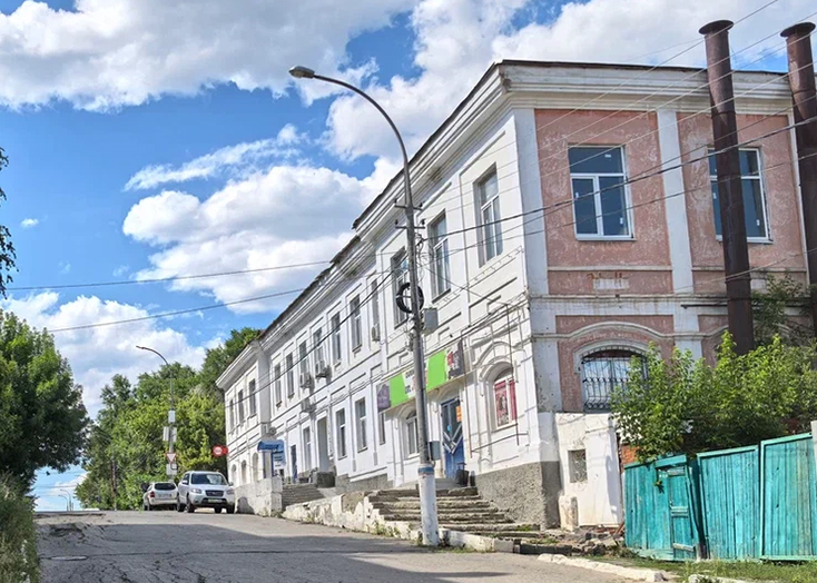В Вольске по частям распродают бывшую швейную фабрику