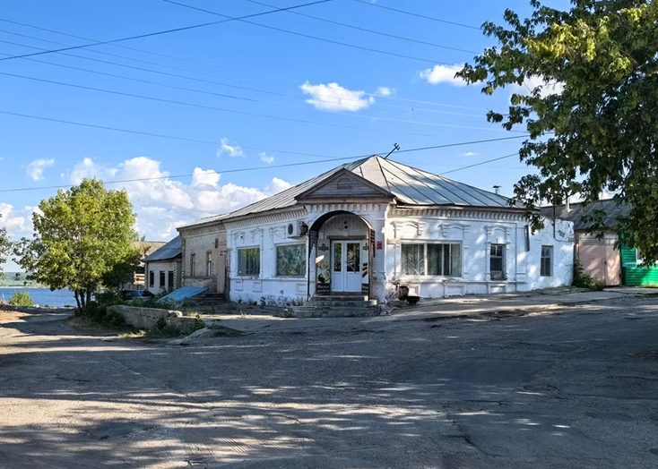 Жителю Вольска в магазине сломали челюсть в двух местах