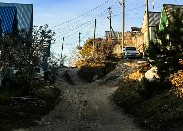 Вольский чиновник не смог подняться на автомобиле на Октябрьские горы