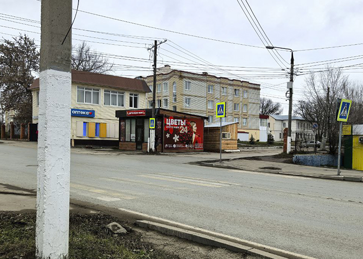 Новый въезд в Вольскую больницу может привести к авариям и заторам