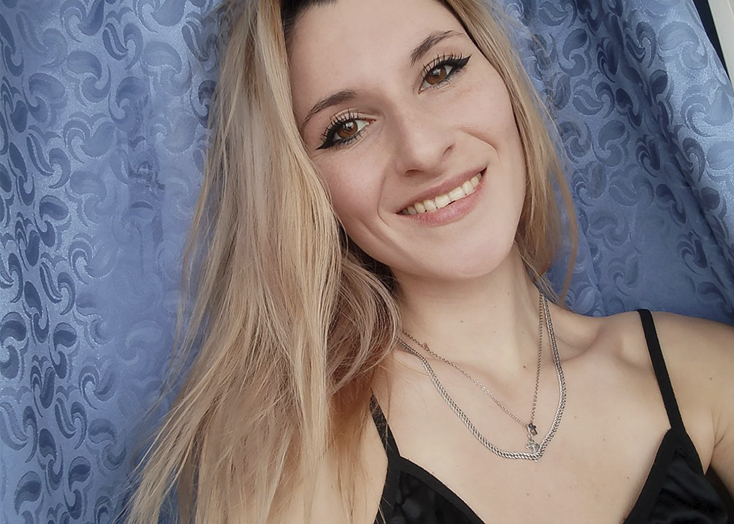 Уволенная за секс с школьником педагог готова мыть посуду в Вольске