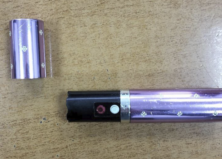 Жительницу Вольска не пустили в суд с электрошокером