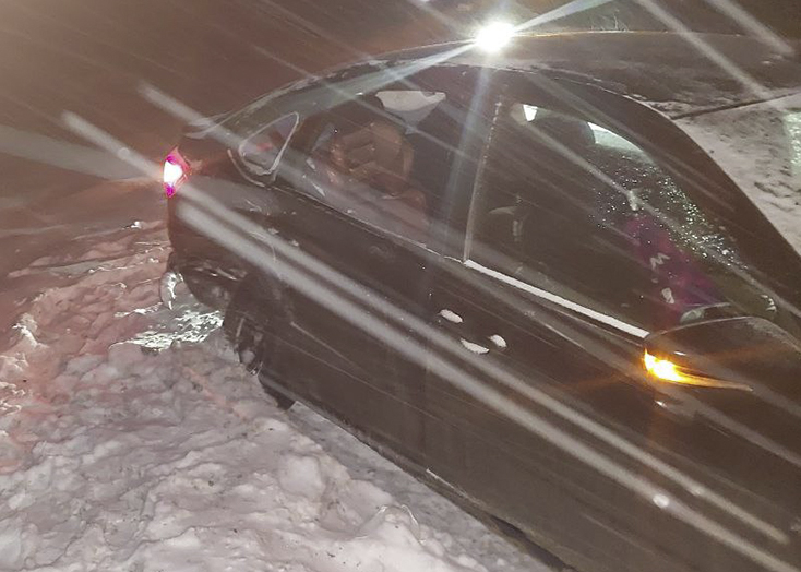 В Вольском районе автоледи с детьми на «Гранте» врезалась в иномарку