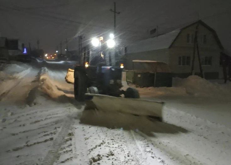Вольск за ночь замело снегом
