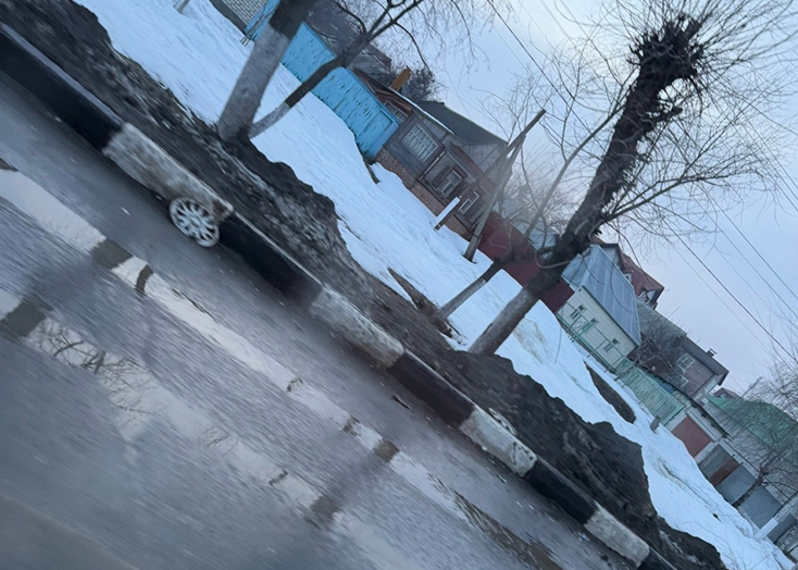 Житель Вольска объявил о появлении кладбища автомобильных аксессуаров