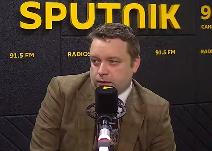 Писателю Пелевину посоветовали в Вольске выпить местного пива