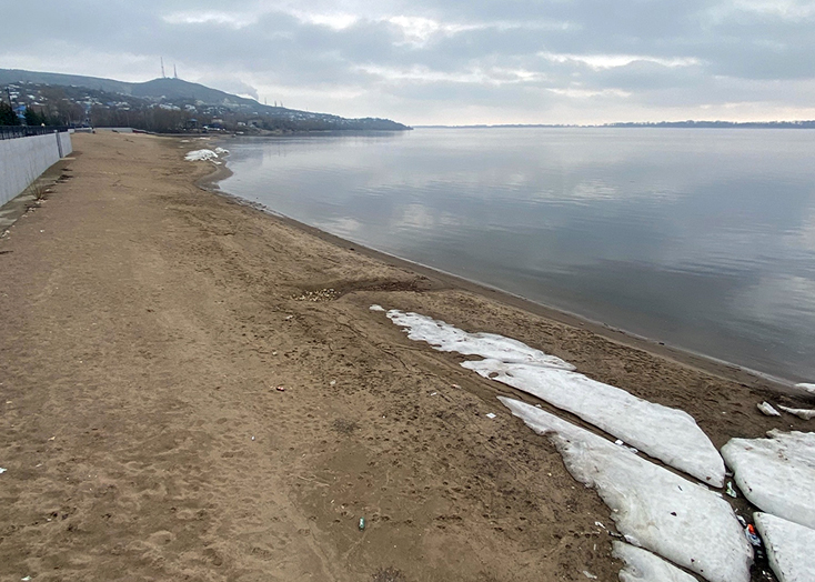 Вольский чиновник с друзьями рыбачил на Волге и утопил катер