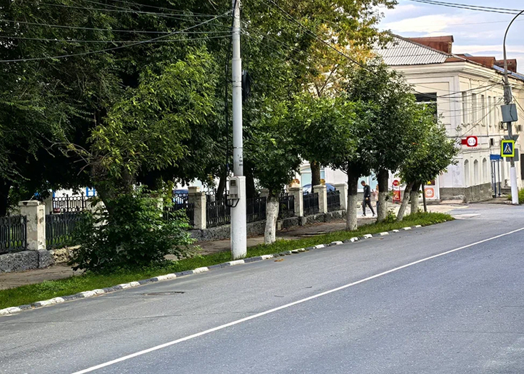 Центральный сквер Вольска хотят оставить без ограждения