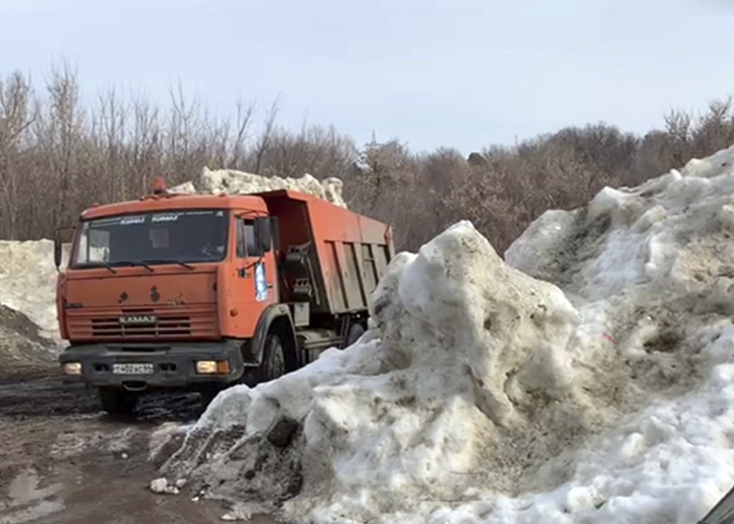 В Вольске подтопило сараи после вывоза снега в частный сектор
