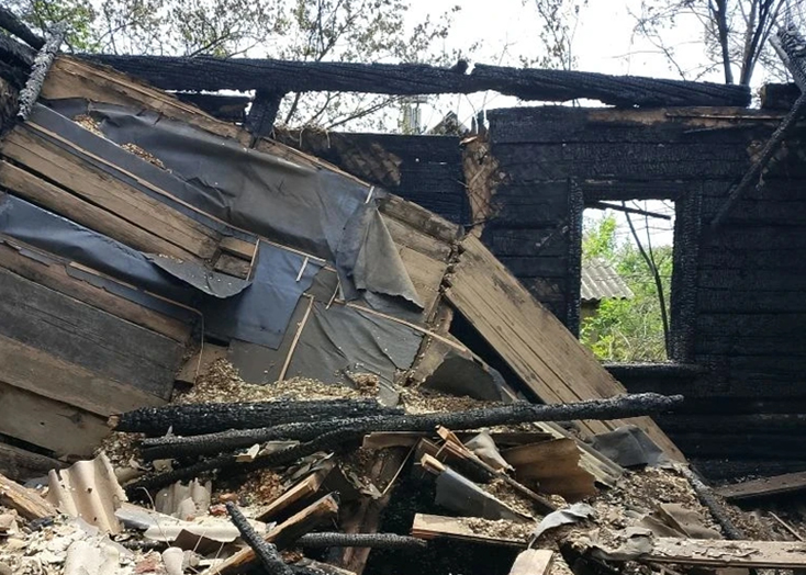 В Вольском районе во второй раз загорелся дом после визита неизвестных