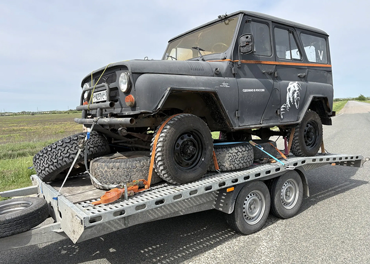Жители Вольска купили 10 автомобилей для фронта