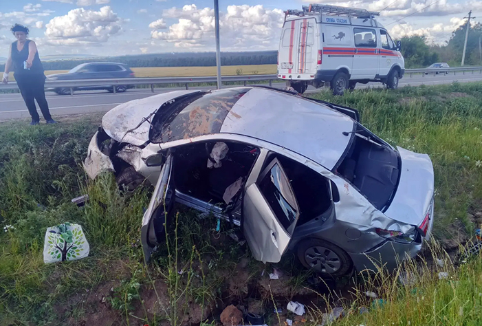 Автоледи перевернула Kia на трассе в Вольском районе