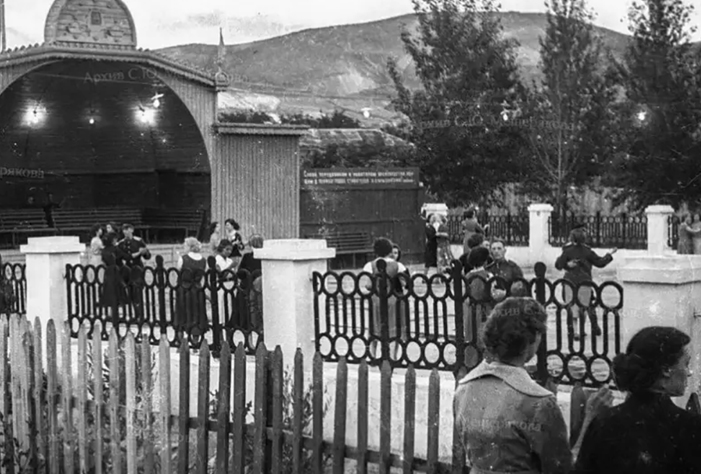 Жители Вольска объяснили, чем танцы в парке лучше интернета