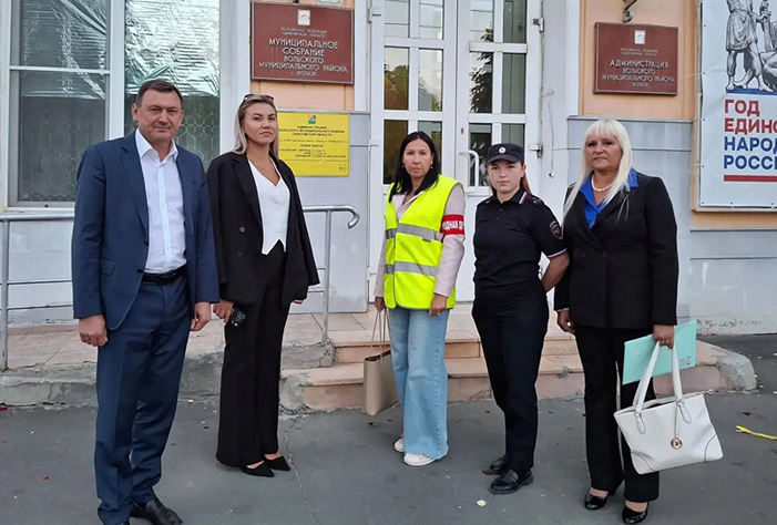 Глава не нашел нарушителей во время молодежного рейда по центру Вольска