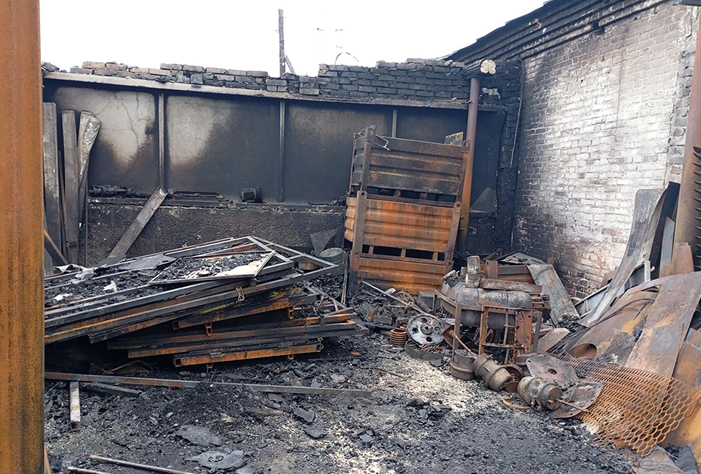 В Вольском районе ночью сгорели два гаража с металлом