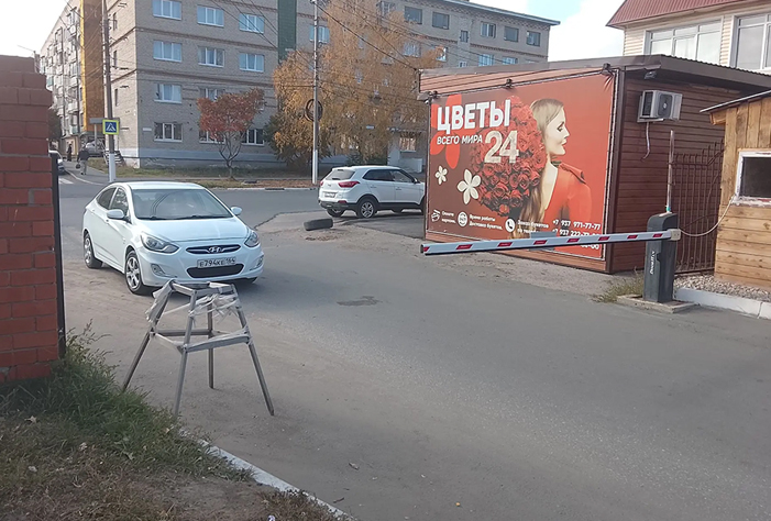 Автоледи на 40 минут перегородила въезд в Вольскую районную больницу