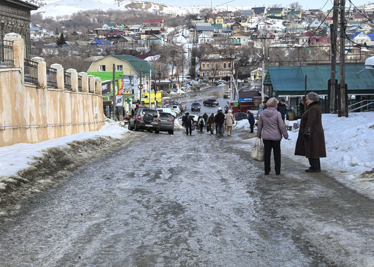 Спуск к автостанции в Вольске находится в ужасном состоянии
