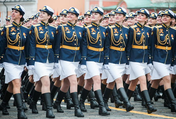 Выступление курсанток из Вольска назвали самым красивым на Красной площади