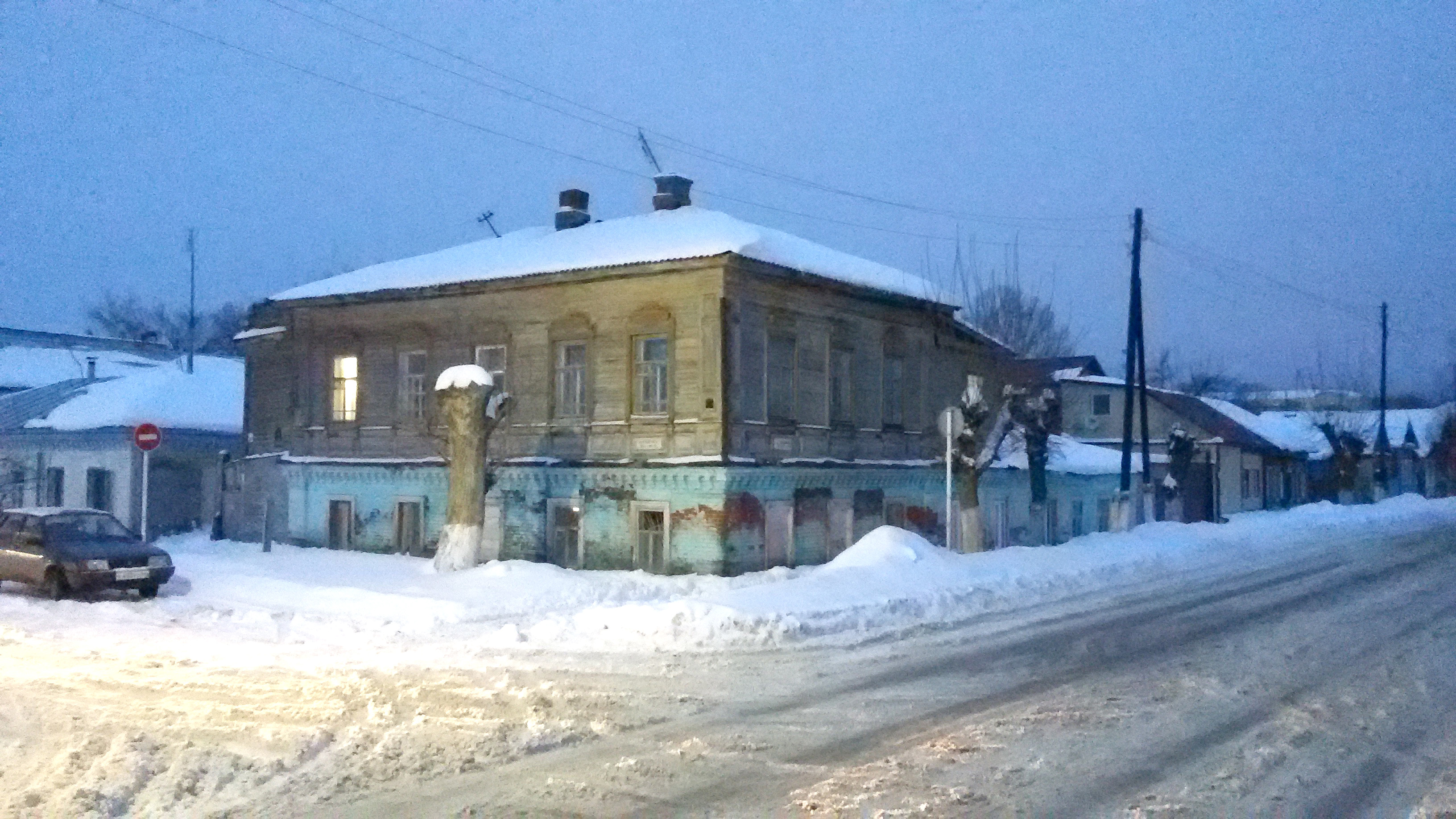 В Вольске за новогодним столом хозяин зарезал квартиранта и уснул (фото)