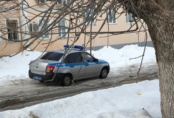 Приятели ограбили приезжего мужчину и угнали его машину