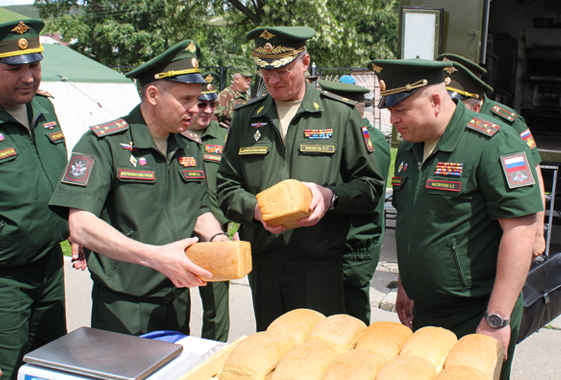 В армейском конкурсе пекарей лидирует команда Вольского военного института