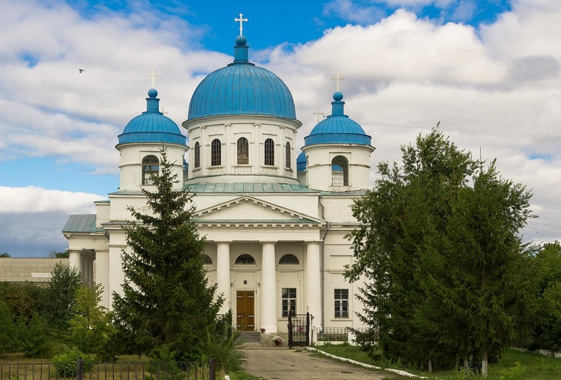 Многодетной жене священника требуется помощь для лечения от рака