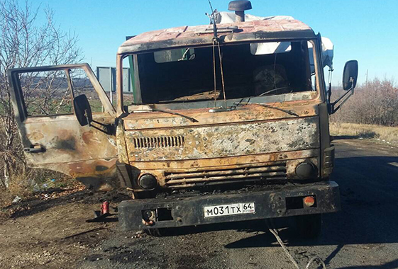На трассе под Вольском загорелся грузовик с семечками