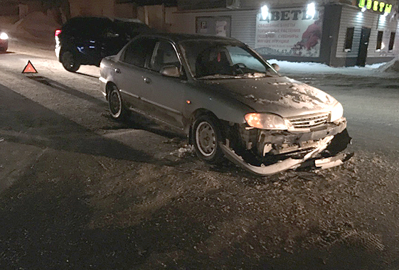 На самом аварийном перекрестке столкнулись три автомобиля