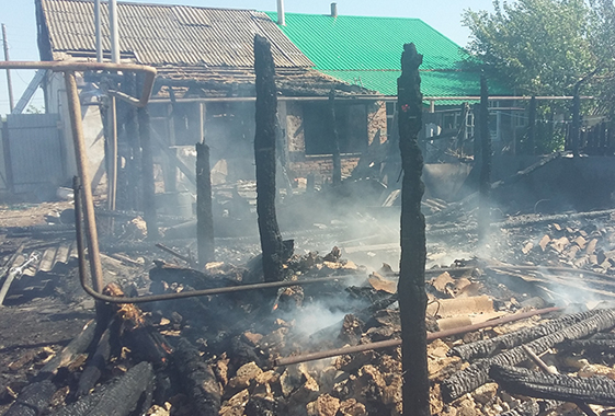 Под Вольском осужденный чиновник спас на пожаре инвалида