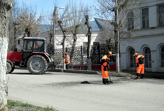 В Вольске с 17 апреля начнут ремонтировать дороги