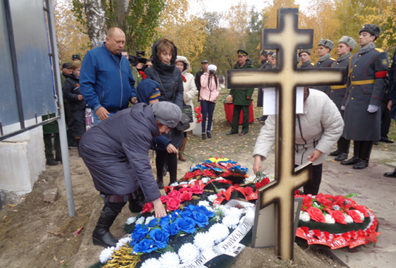 В Вольске похоронили летчика, погибшего 74 года назад под Ржевом