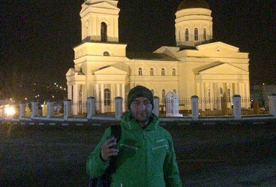 Идущий пешком во Владивосток путешественник прибыл в Вольск