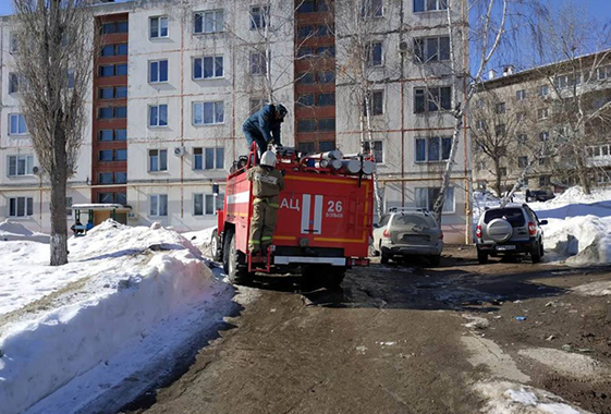 Пожарные спасли из горевшей квартиры деда Митрофана