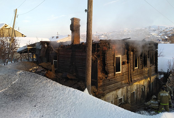 Одинокая пенсионерка задохнулась в загоревшейся квартире